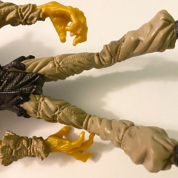 Vintage 1997 Batman Legends of the Dark Knight Twister Strike Scarecrow Figure - Picture 10 of 15